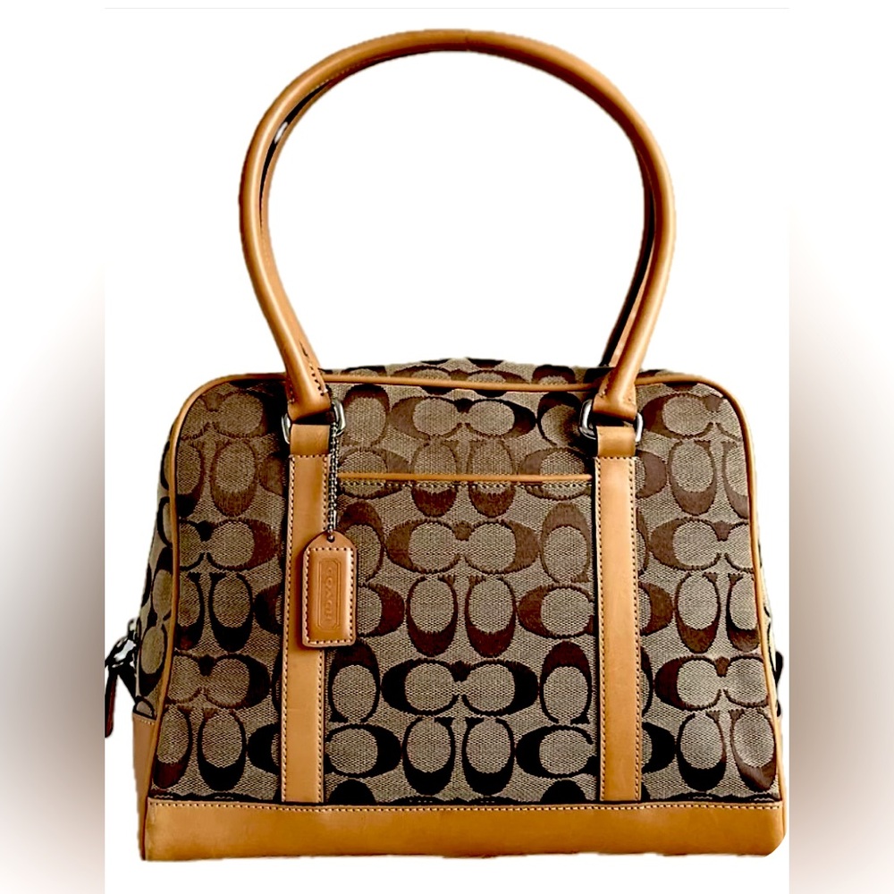 COACH beige leather monogram Boston bag! In mint condition.